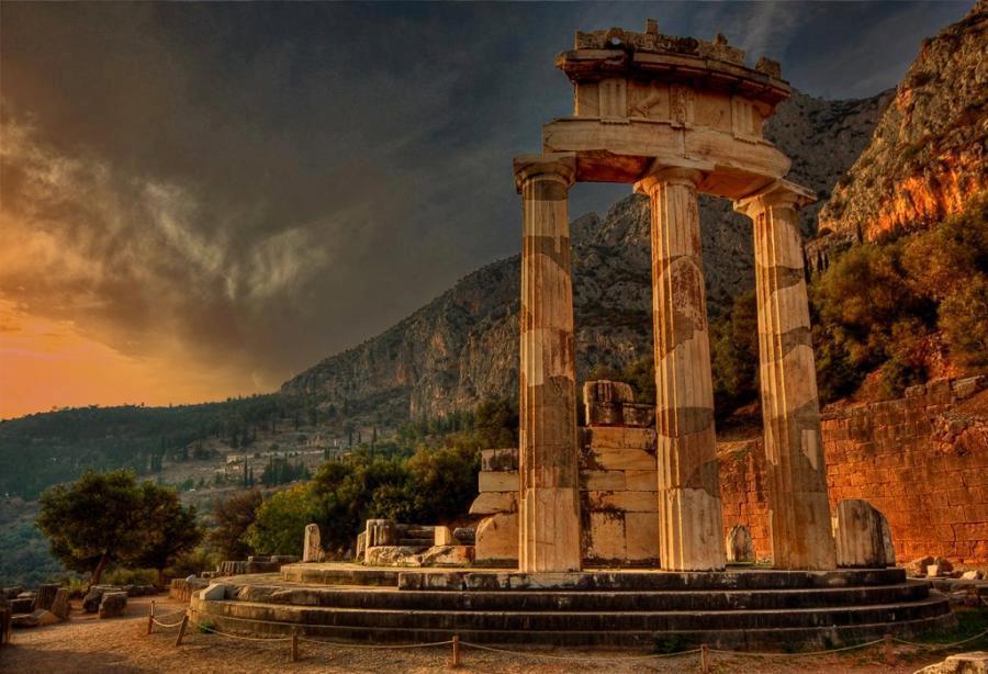 Delphi The Navel of the World